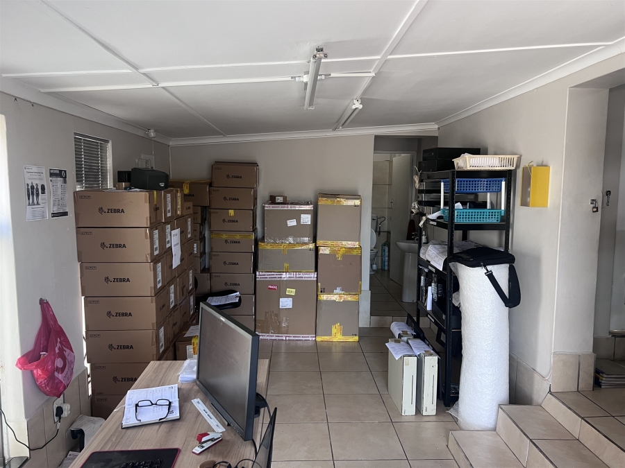 Commercial Property for Sale in Vincent Eastern Cape
